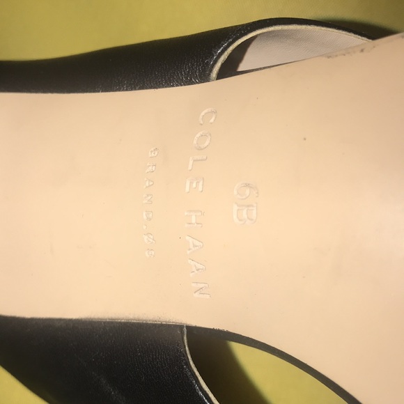 Cole Haan Anastasia City Sandals in black leather - Picture 15 of 16